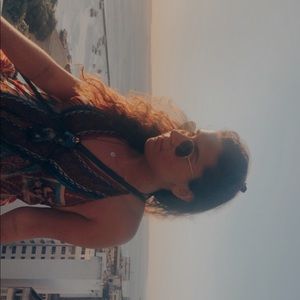 Meet your Posher, Camila